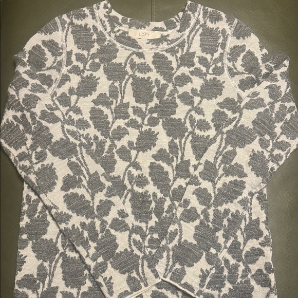 LOFT Charcoal Botanical Patterned Crewneck, Size M - Picture 5 of 5